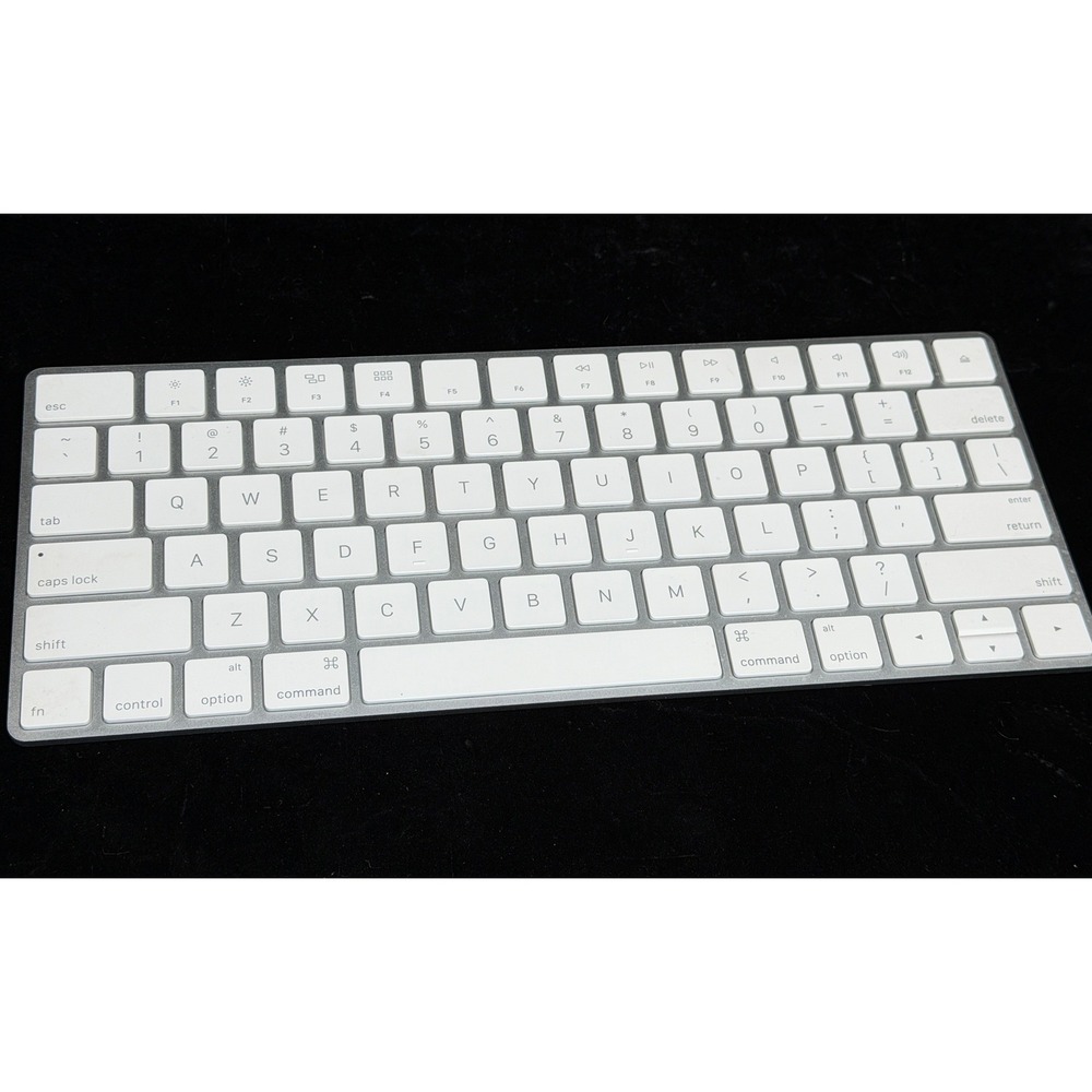 Apple Magic Keyboard-Wireless Bluetooth, Silver White Model A1644, WORKS